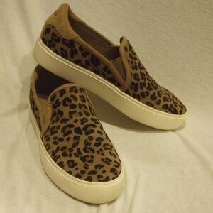 UGG Tan Slip-On Shoes Size 9.5, EUC